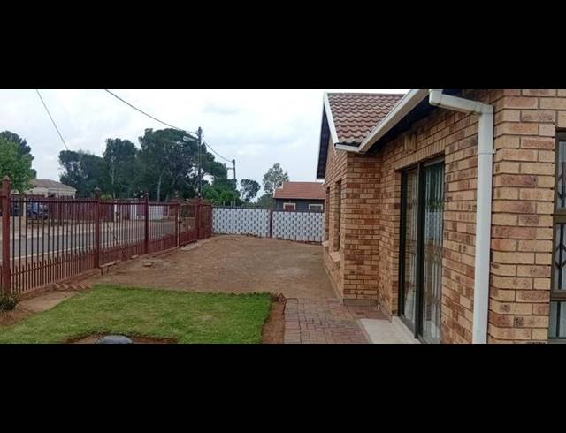 3 BEDROOM HOUSE FOR SALE IN PINEHAVEN